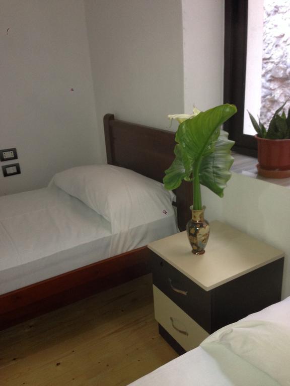 Eco Garten Guest House Shkoder Phòng bức ảnh